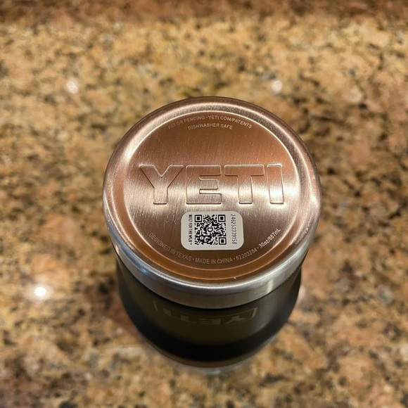 YETI Rambler 30 oz Tumbler in Black - Picture 6 of 6